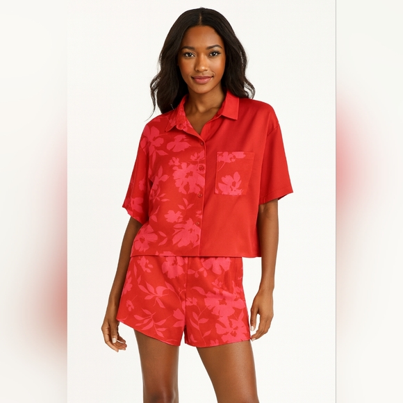 entro Pants - Entro Red and Pink Floral Shirt and Shorts Set Size Small